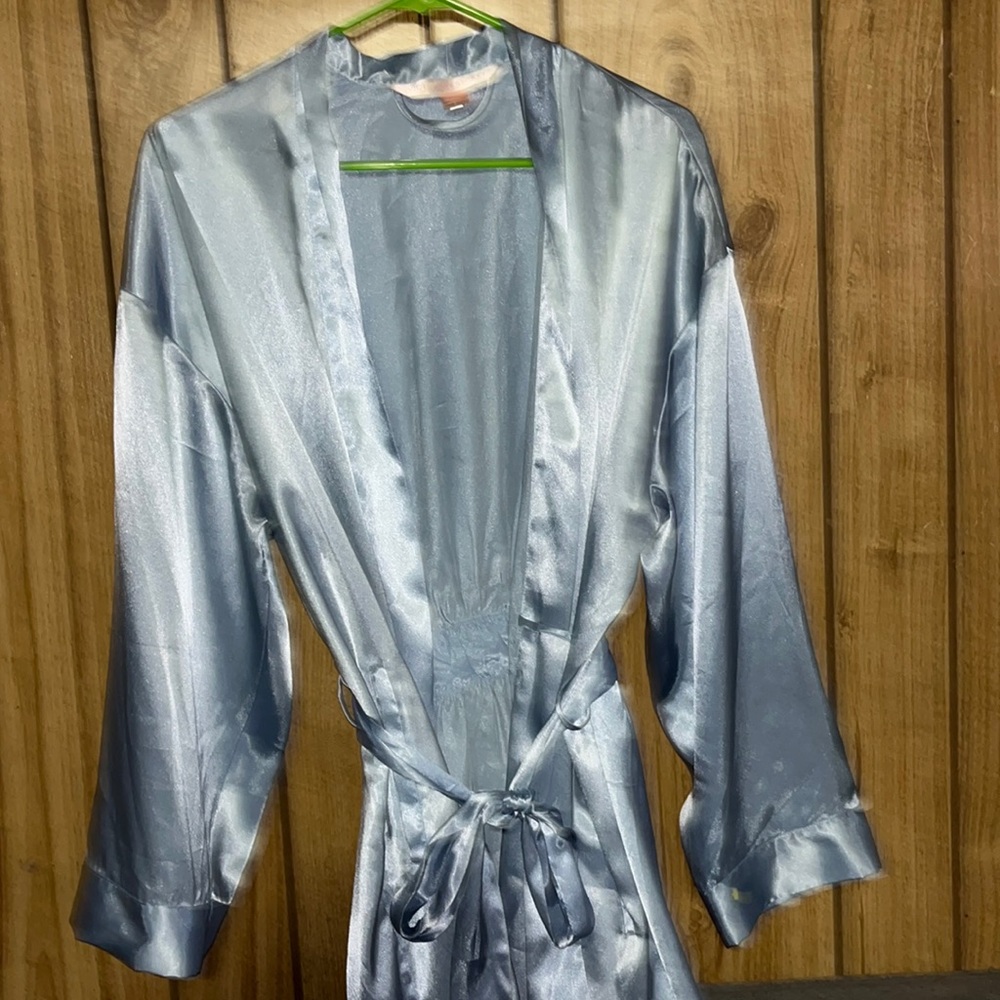 Baby blue VS robe